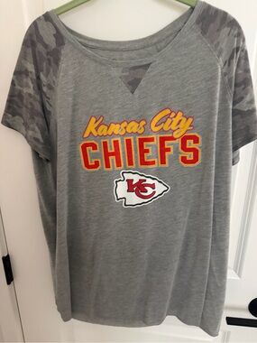 Kansas City Chiefs Gray Tee with Camo Sleeves